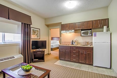 Efficiency Queen Suite - Non Smoking