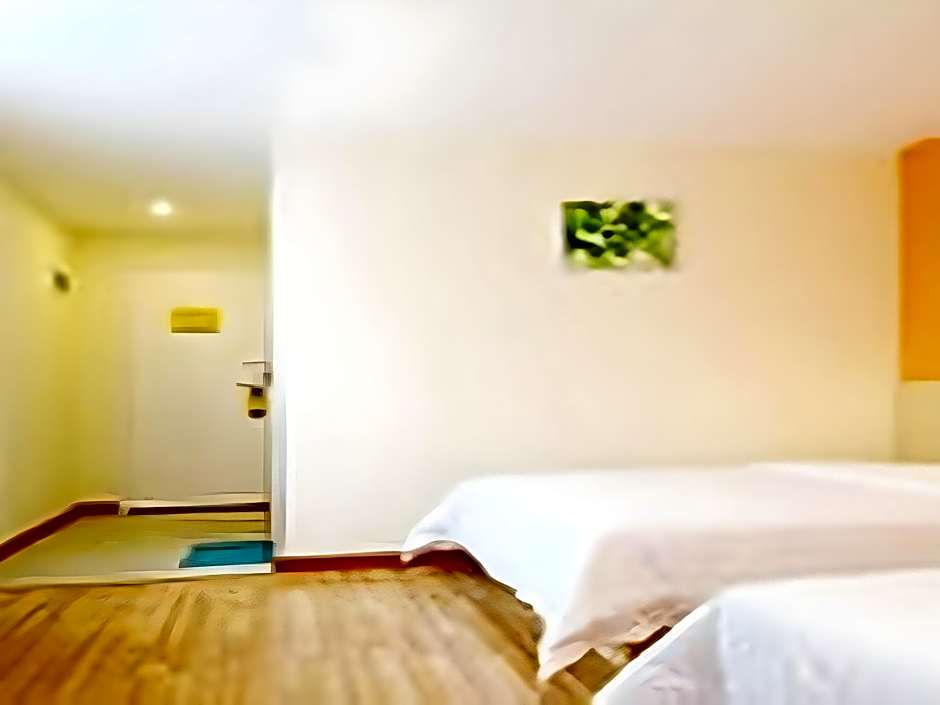 7 Days Inn Foshan Temple Baihua Squrare Branch