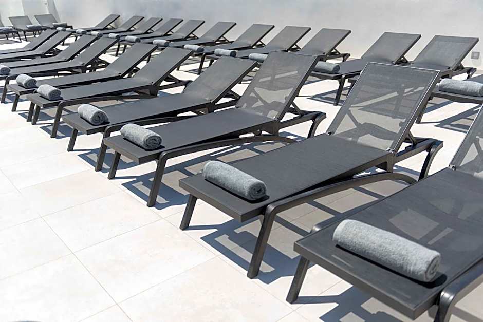 MAR n MAR CROWN HOTEL-SUITES