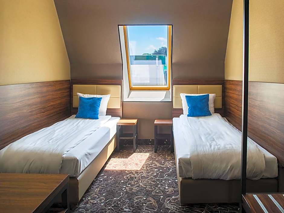 Amsterdam Lake Hotel