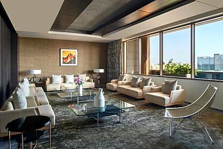 Presidential Suite, Club lounge access, Mid floor, Balcony