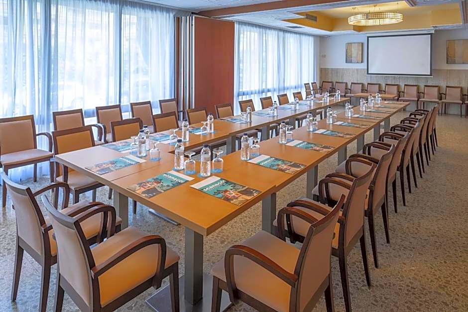 GHT Oasis Park & Spa