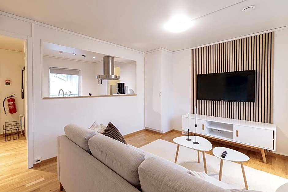 Easy Livin' Apartment Hotel