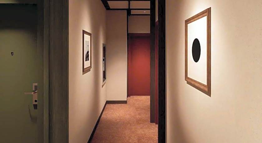 Len's Hotel