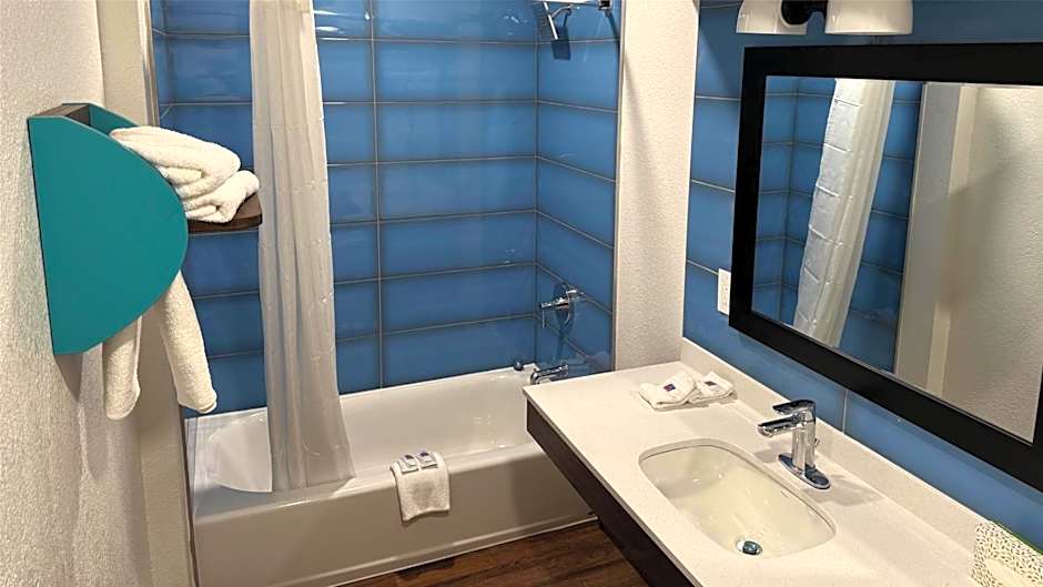 Motel 6 Galveston, TX Seawall