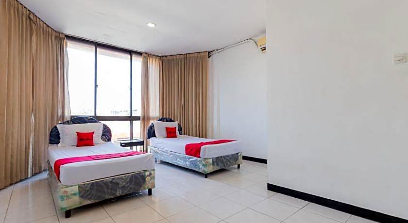 RedDoorz @ Sparkling Hotel near Stasiun Gubeng Surabaya