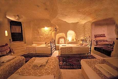 Family Suite (6 Adults)