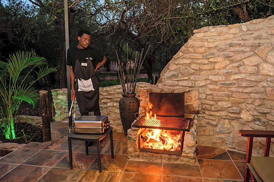 Foxy Crocodile Bush Lodge & Kruger Safaris