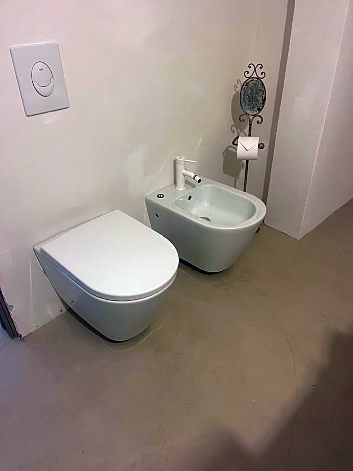 Photo 1 of 23 of 1 Queen Bed, Jetted Tub