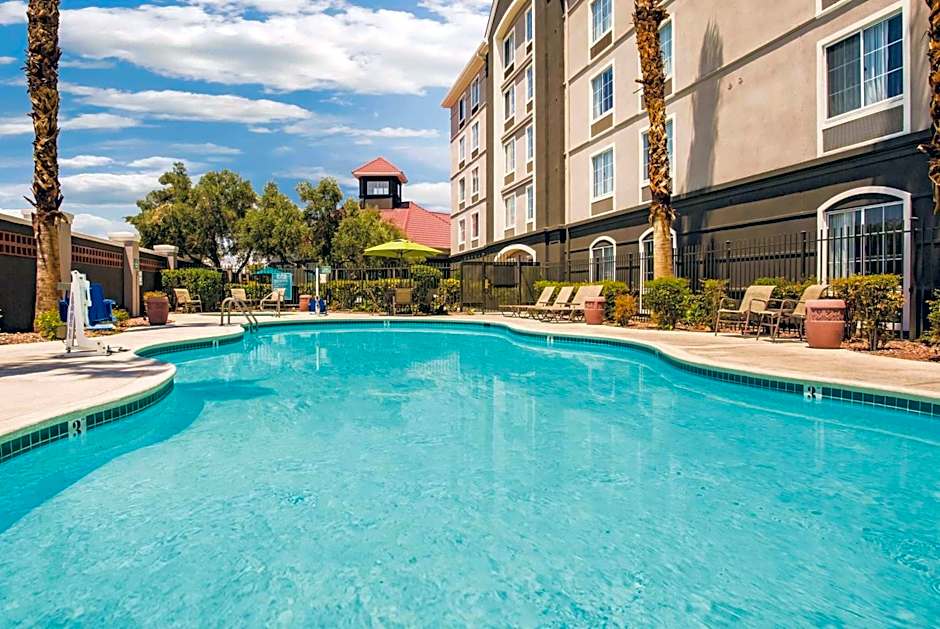 La Quinta Inn & Suites by Wyndham Las Vegas Summerlin Tech