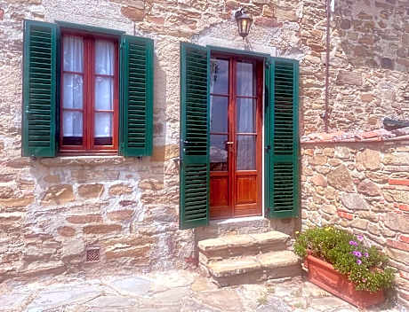 Apartment with Pool View