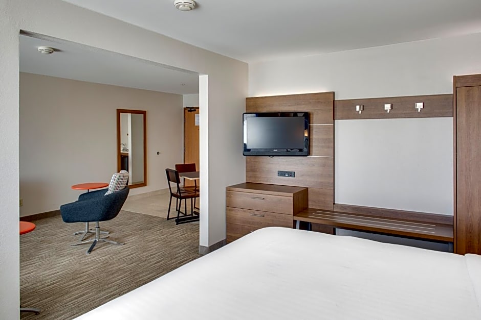 Holiday Inn Express Hotel & Suites Chickasha By IHG