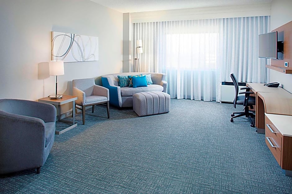 Courtyard Dallas Addison Quorum Drive