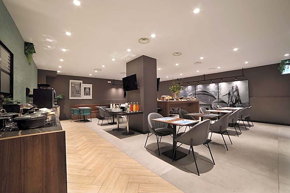 Radisson Hotel Nola Naples