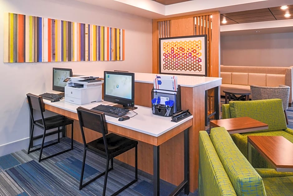 Holiday Inn Express Hotel & Suites Urbana-Champaign-U of I Area by IHG