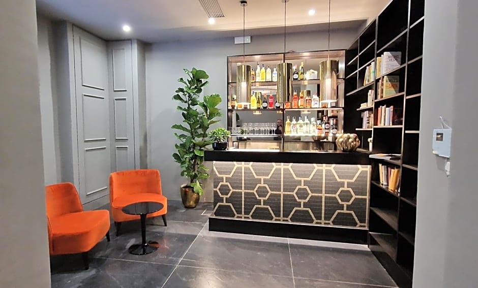Flom Boutique Hotel