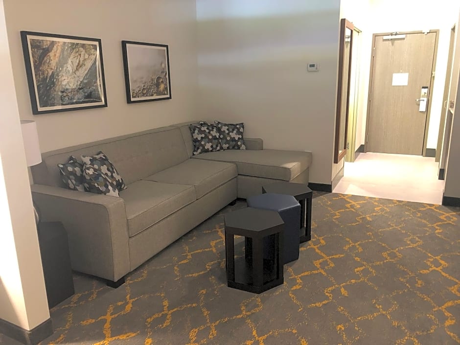 Best Western Plus Isanti