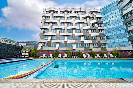 Chungchoho Best Hotel