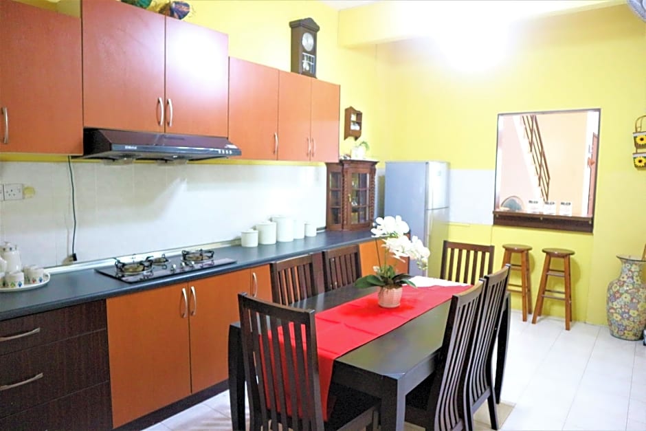 OYO Homes 90300 D'hitech Home