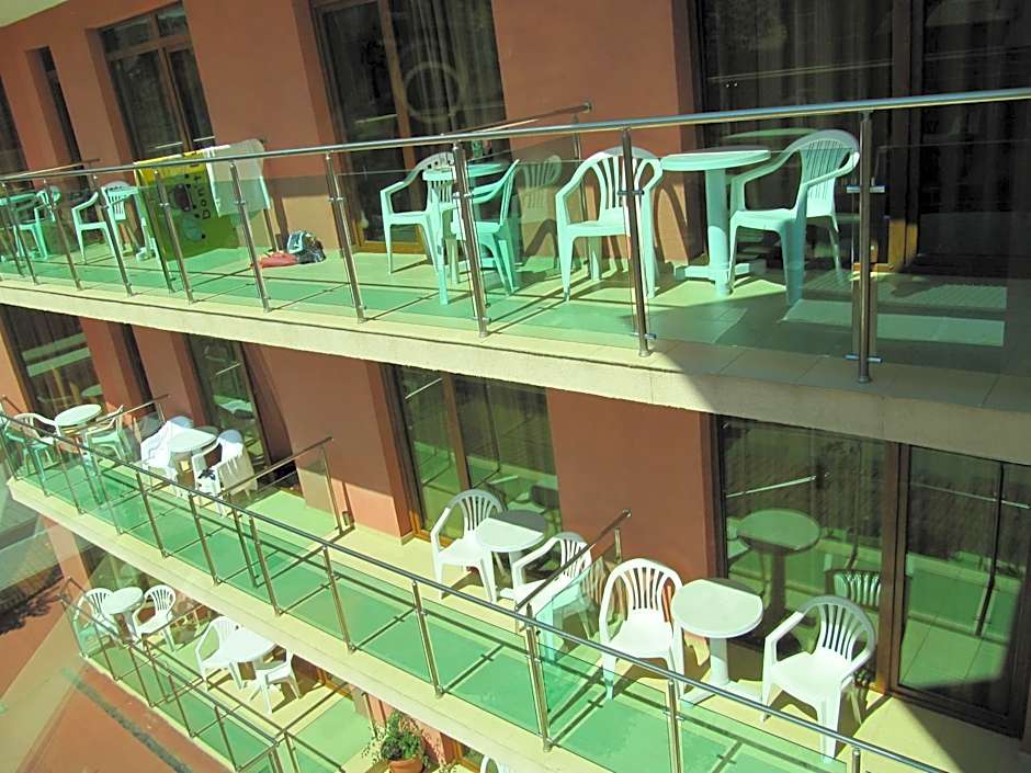 Maverick Hotel