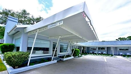 Sun Plaza Motel