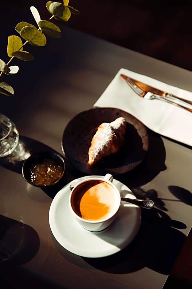 The Lamp Hotel & Spa