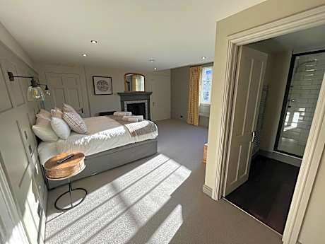 The Punchbowl Inn