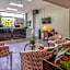 Irazu Hotel & Studios