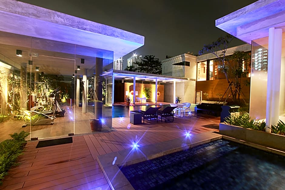 Ra Premiere Simatupang