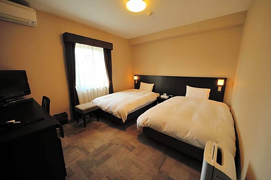 Photo 1 of 10 of 2 Beds, Nonsmoking