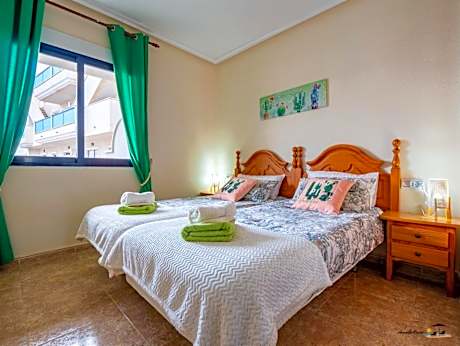 Apartment with Pool View