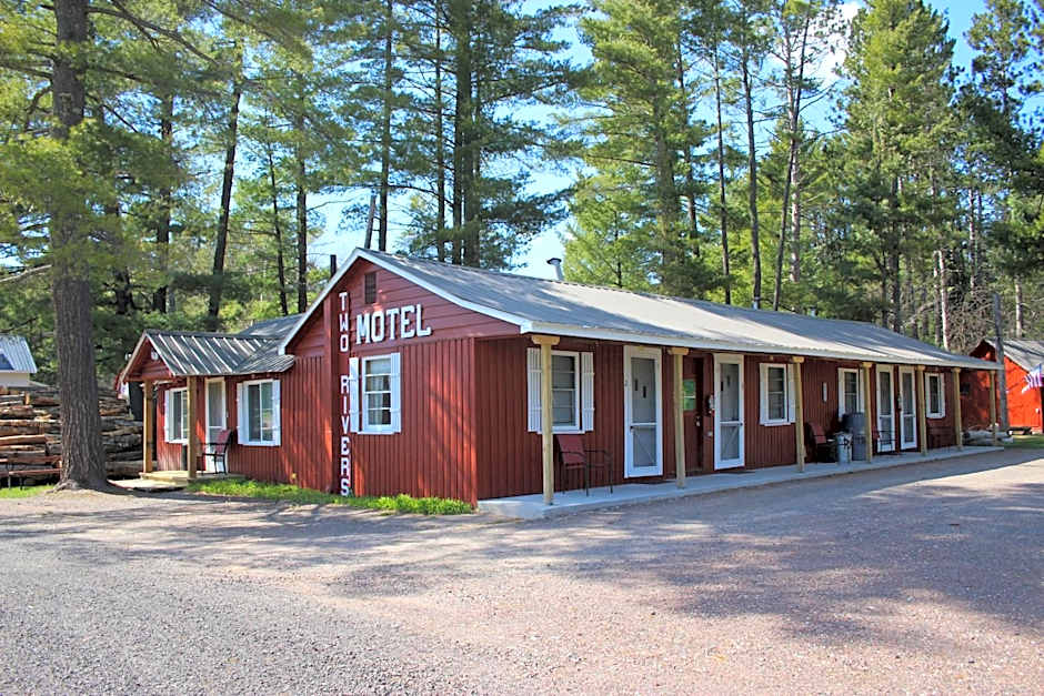 Two Rivers Motel and Cabins of Kenton, MI