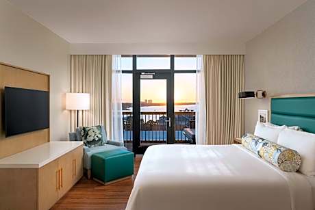 1 Bedroom Presidential Suite, 1 King, Bay view, Tub, Balcony