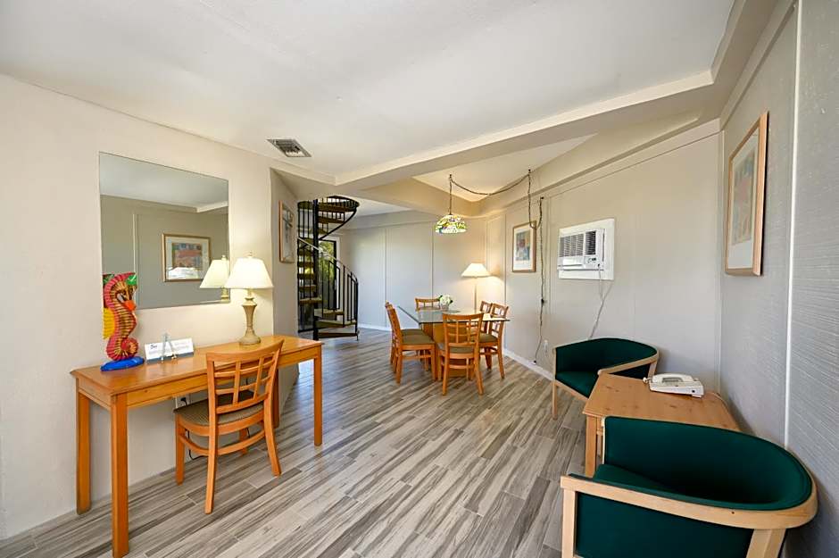 Coco Plum Beach & Tennis Club & Marina