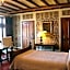 Hostellerie du Vieux Pérouges