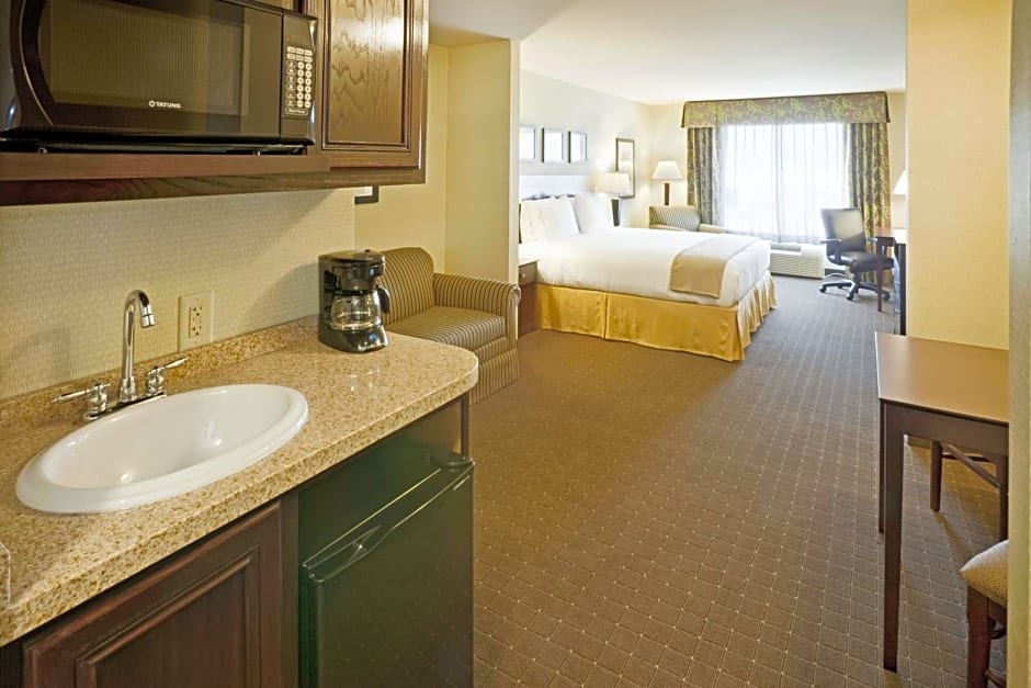 Holiday Inn Express Hotel & Suites Eagle Pass