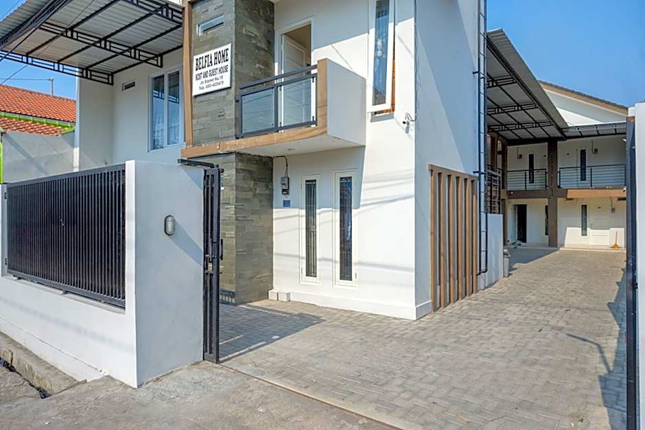 RedDoorz Plus Syariah near Stasiun Tegal 2