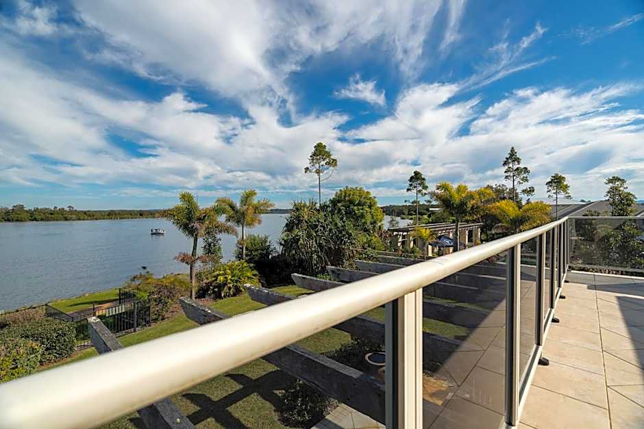 Harrington River Lodge