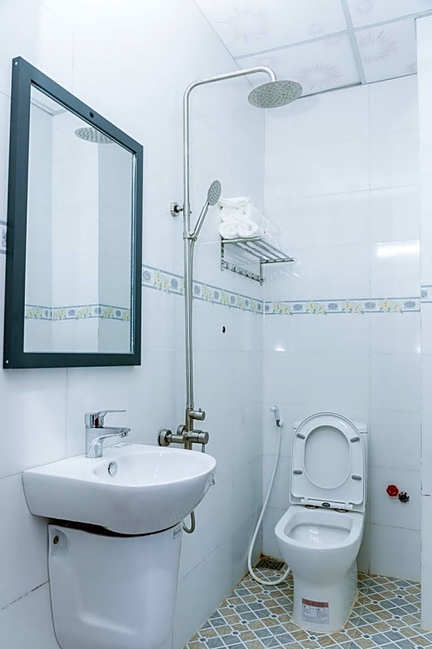 Khách sạn Ngọc Thủy LaGi