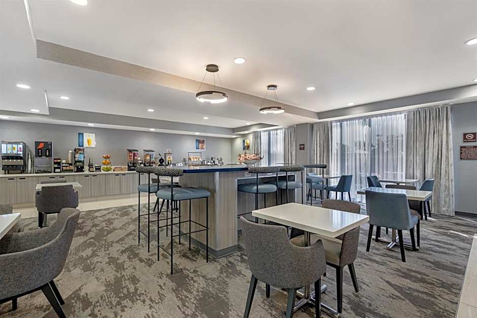 Best Western Plus Fresno Airport Hotel