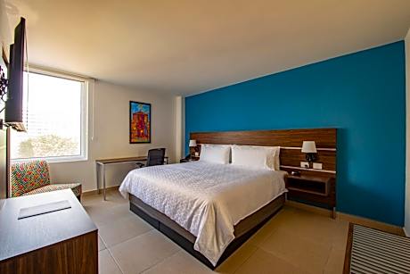 Standard King Room with City View