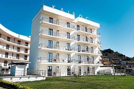 Kairos Hotel