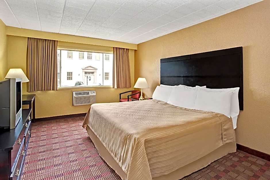 Howard Johnson by Wyndham Pikesville