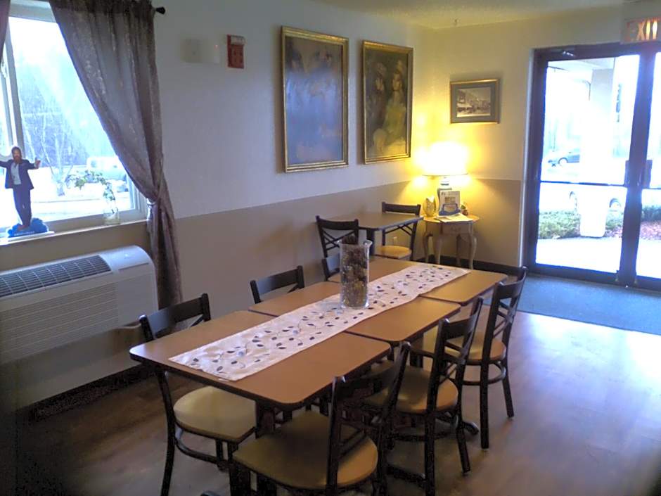 Super 8 by Wyndham Sidney NY