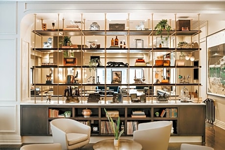 Renaissance Saint Elm Dallas Downtown Hotel