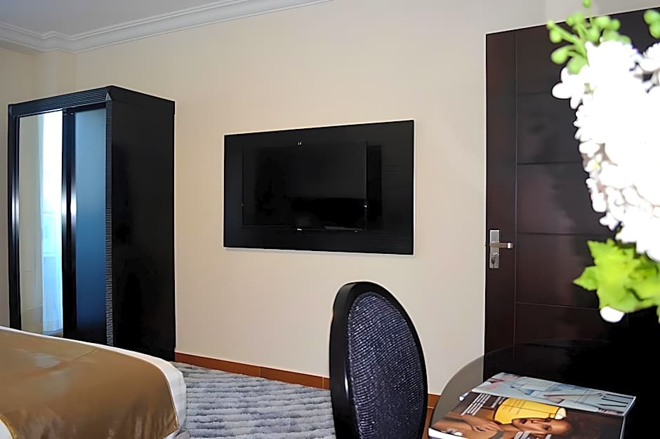 Tilal Almadina Hotel & Suites