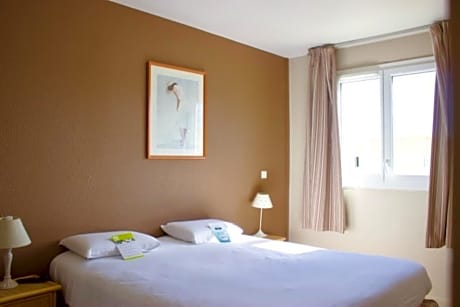 Standard - 1 Double Bed 1 Sofa