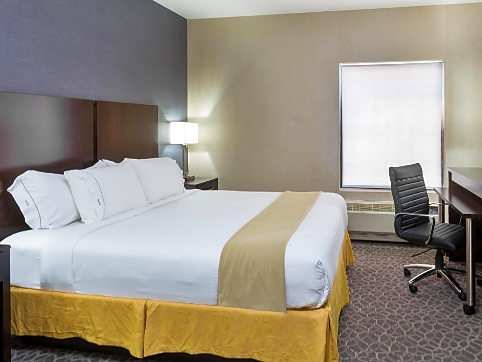 Holiday Inn Express & Suites Burlington - Mount Holly By IHG