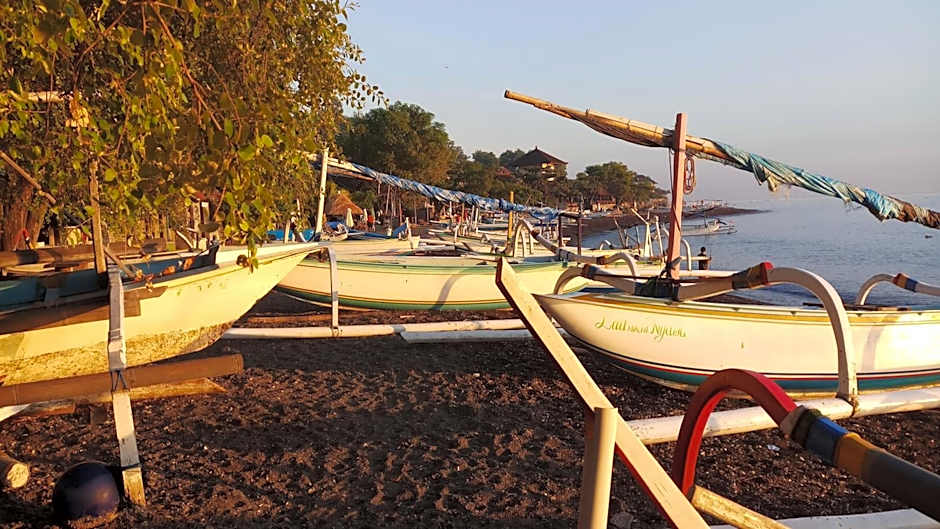 Jemeluk Beach Bungalows