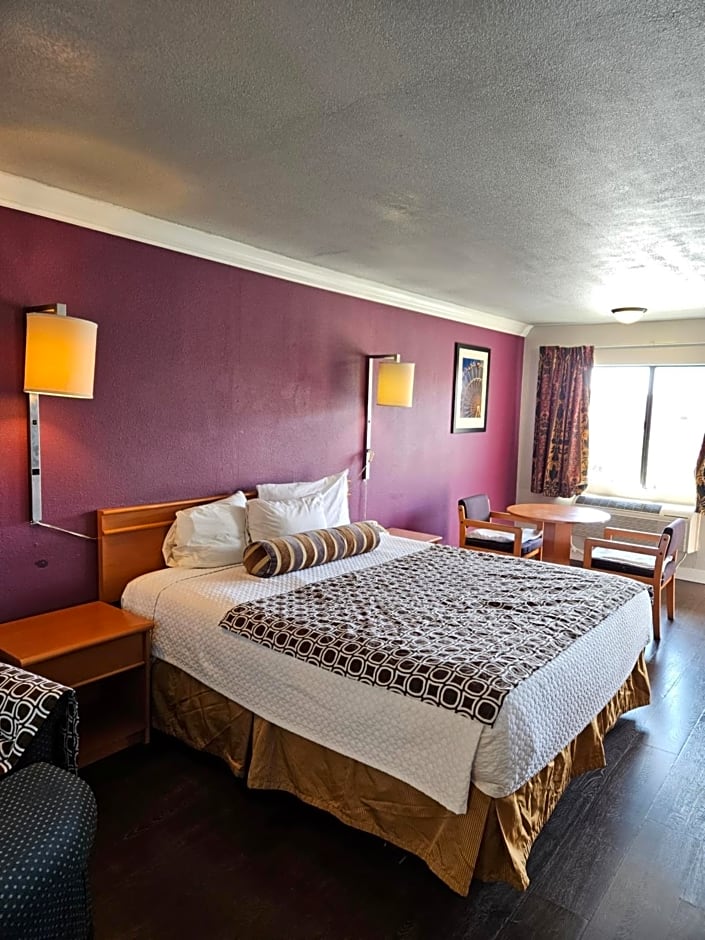 Fullerton Inn